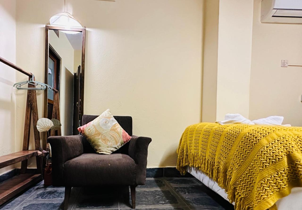 Hotel Darwin Катманду Экстерьер фото