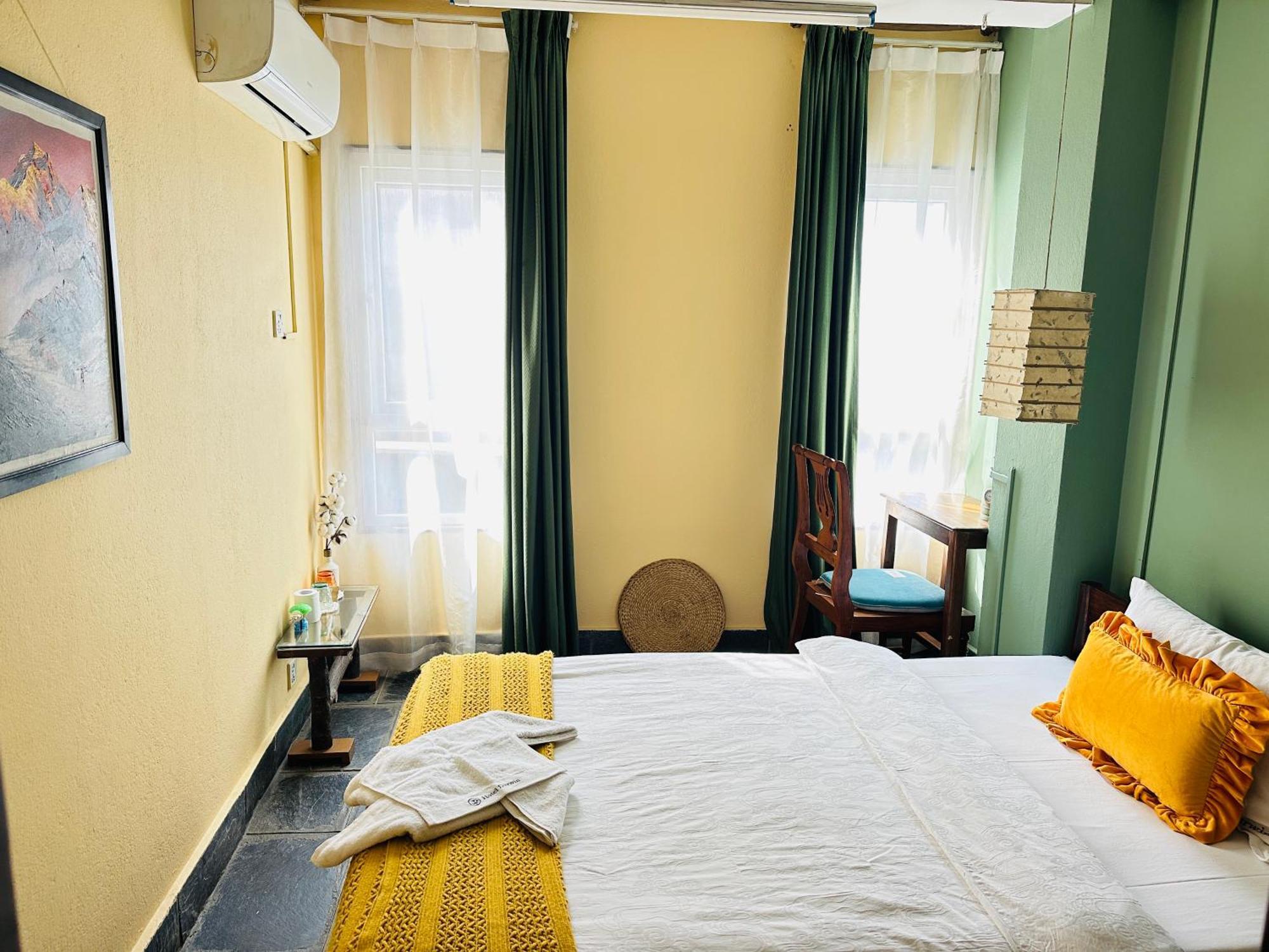 Hotel Darwin Катманду Экстерьер фото
